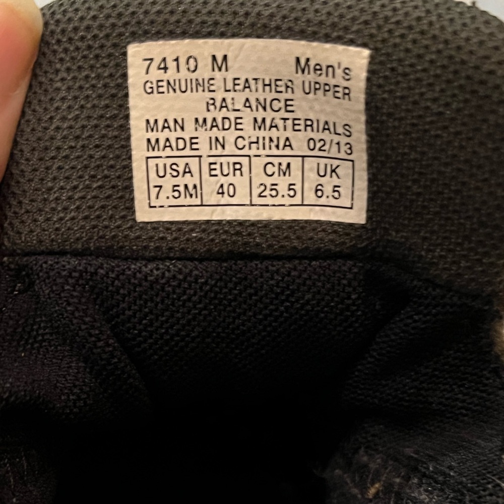 Men’s hiking boots. Size 7.5. Vasque brand. Worn on a 2 week vacation only. - Picture 6 of 6